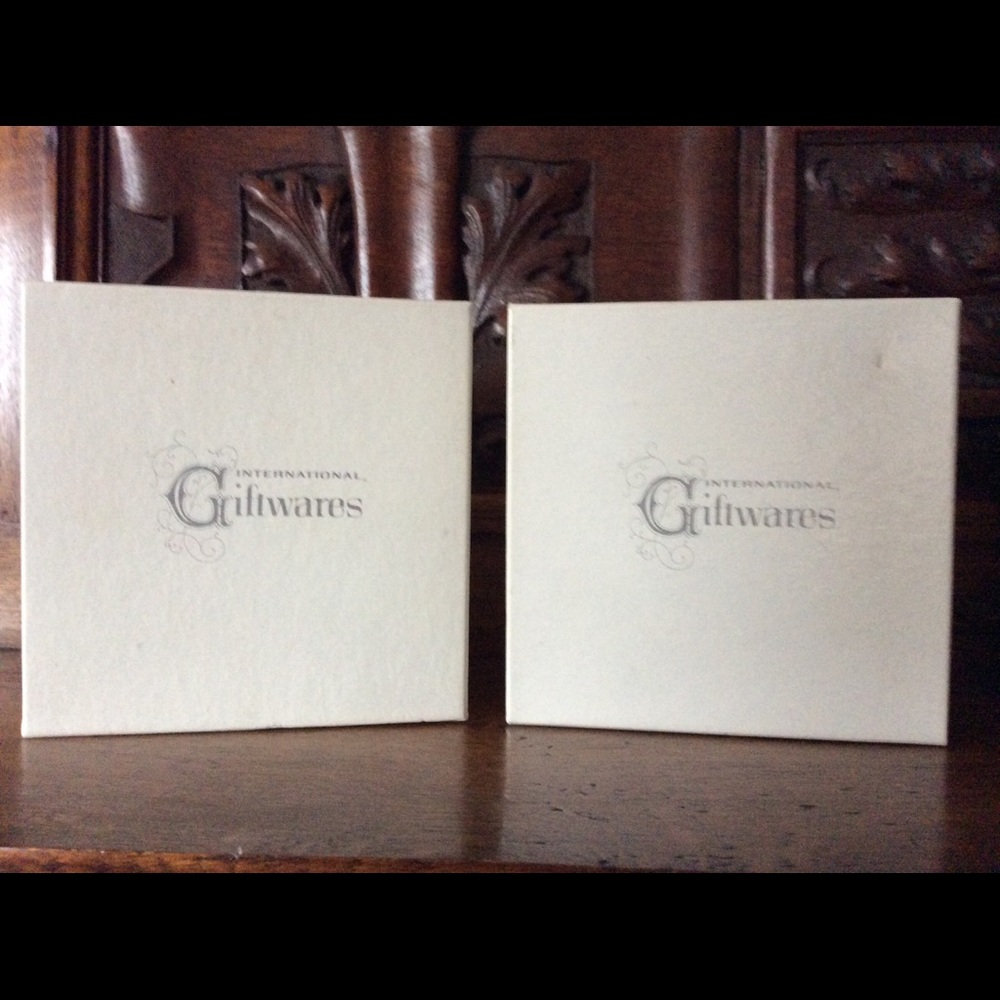 International Silver Company: Eight Napkin Rings - Picture 3 of 16